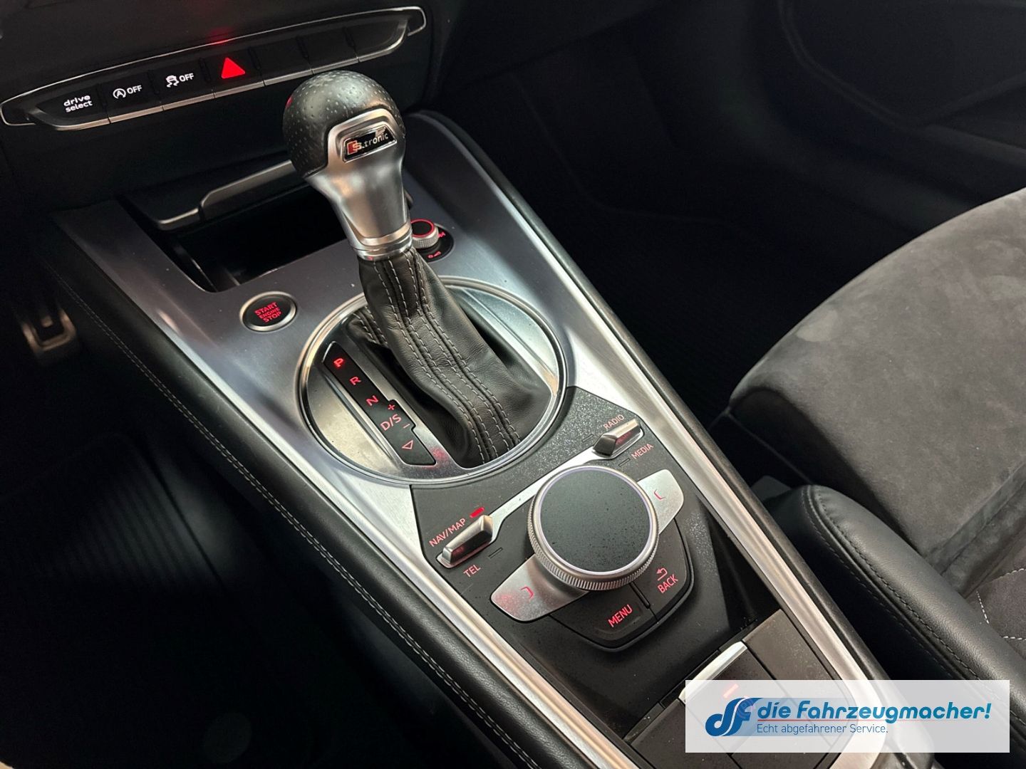 Fahrzeugabbildung Audi TT Coupe 2.0 TFSI quattro S line Sportpaket Lede