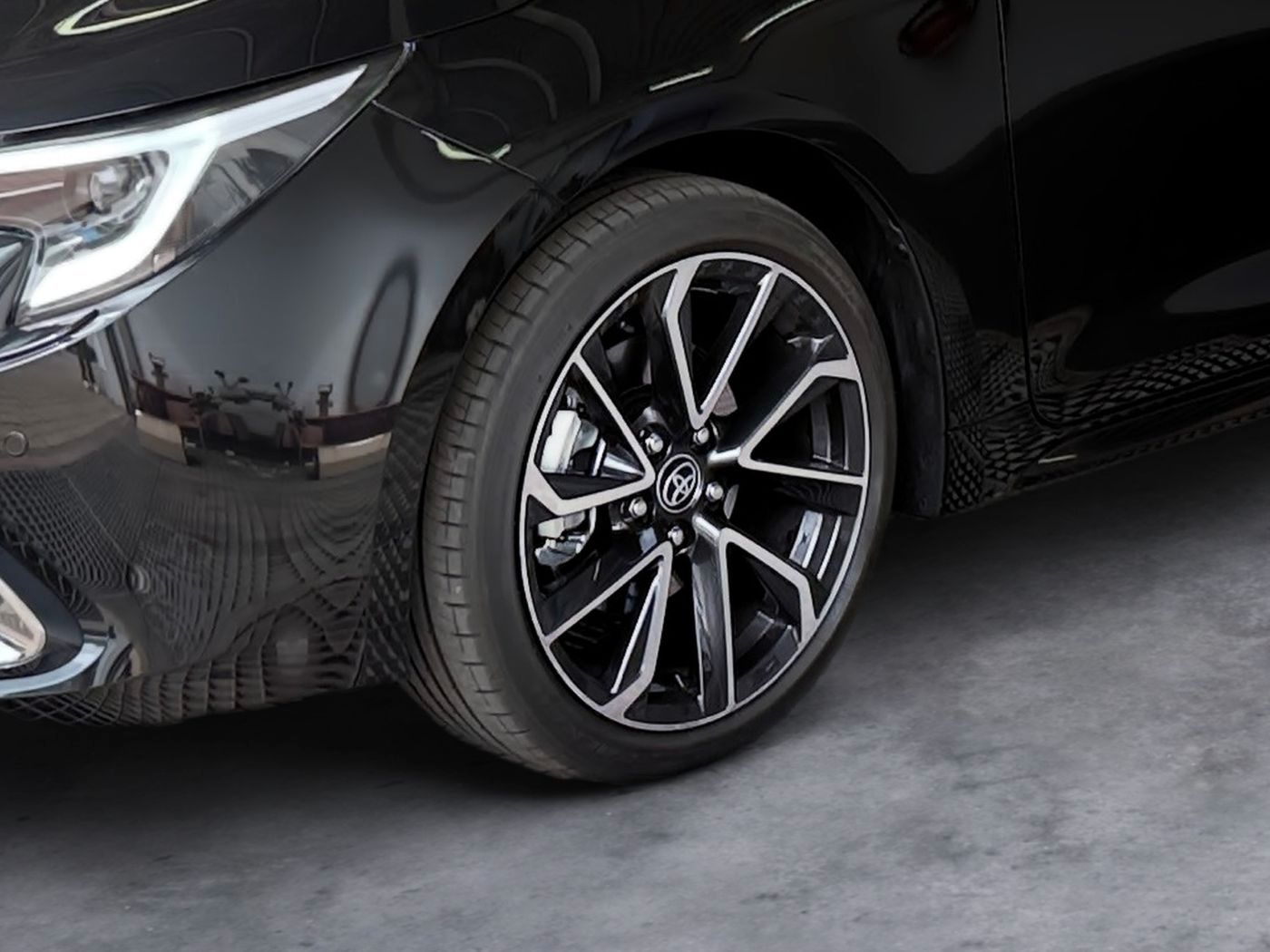 Fahrzeugabbildung Toyota Corolla Touring Sports 2.0 Lounge PanoramaSD JBL