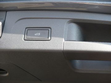 Bild 10 VW Touran 1.5 TSI LIMITED Kamera PDC ACC SHZ 7Sitze