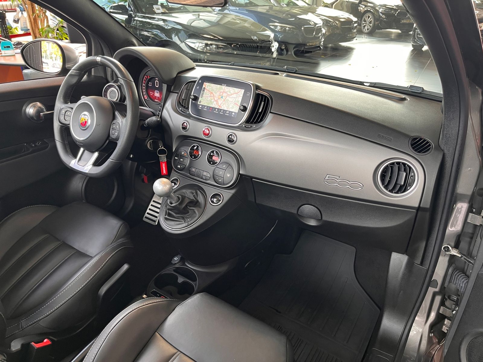 Fahrzeugabbildung Abarth 595C Turismo Sitzheizung XEN NAV LEDER PDC