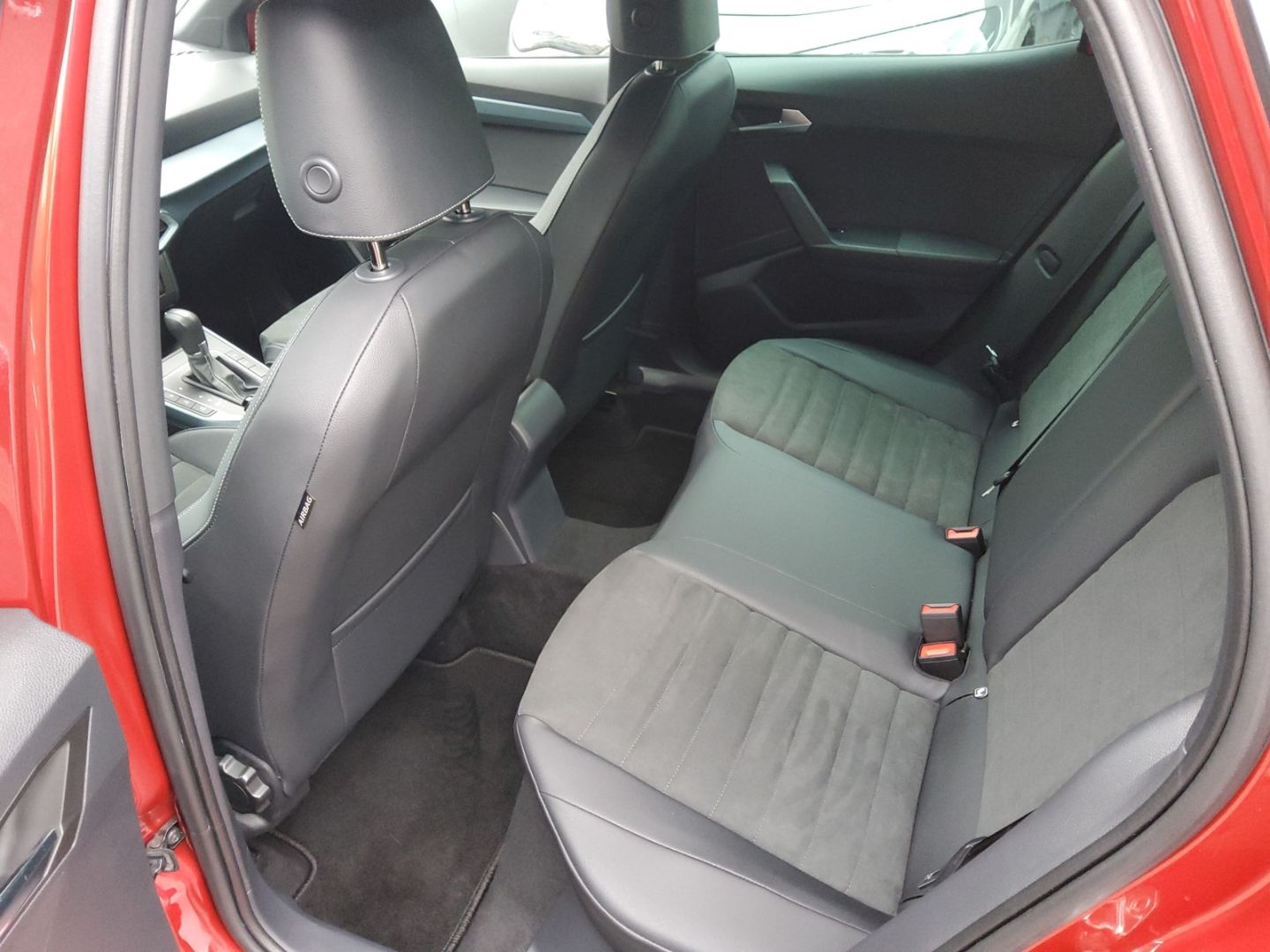 Fahrzeugabbildung SEAT Arona Xperience LED ACC PDC Rückfahrkamera Navi