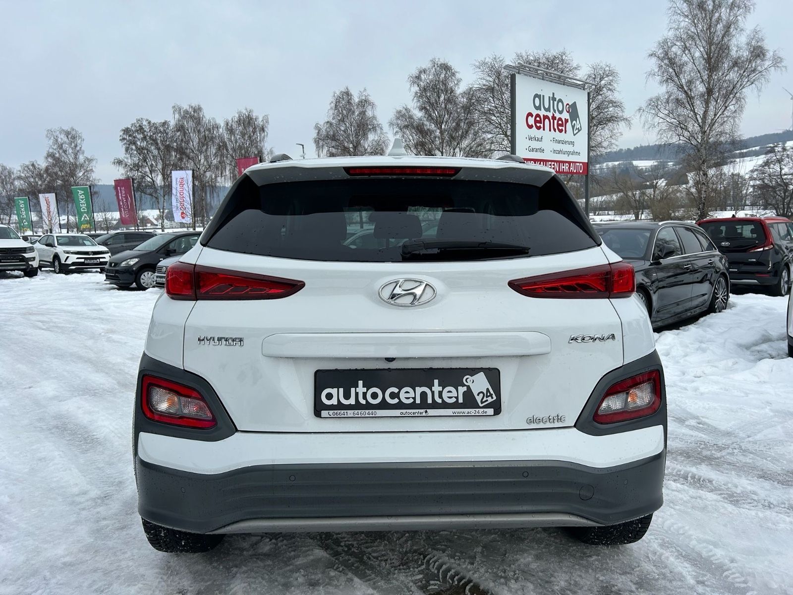Fahrzeugabbildung Hyundai Kona Premium°64 kWh°Leder°CCS°HeadUp°1.Hand°