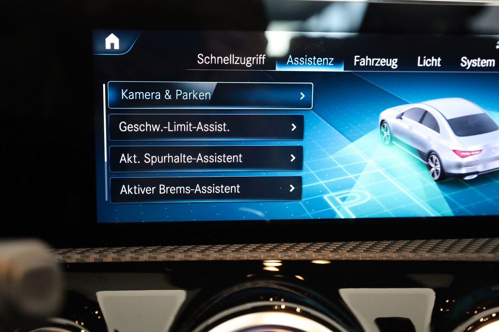 Fahrzeugabbildung Mercedes-Benz CLA 200d Coupé Navi,LED,Kamera,Park-Paket,Apple