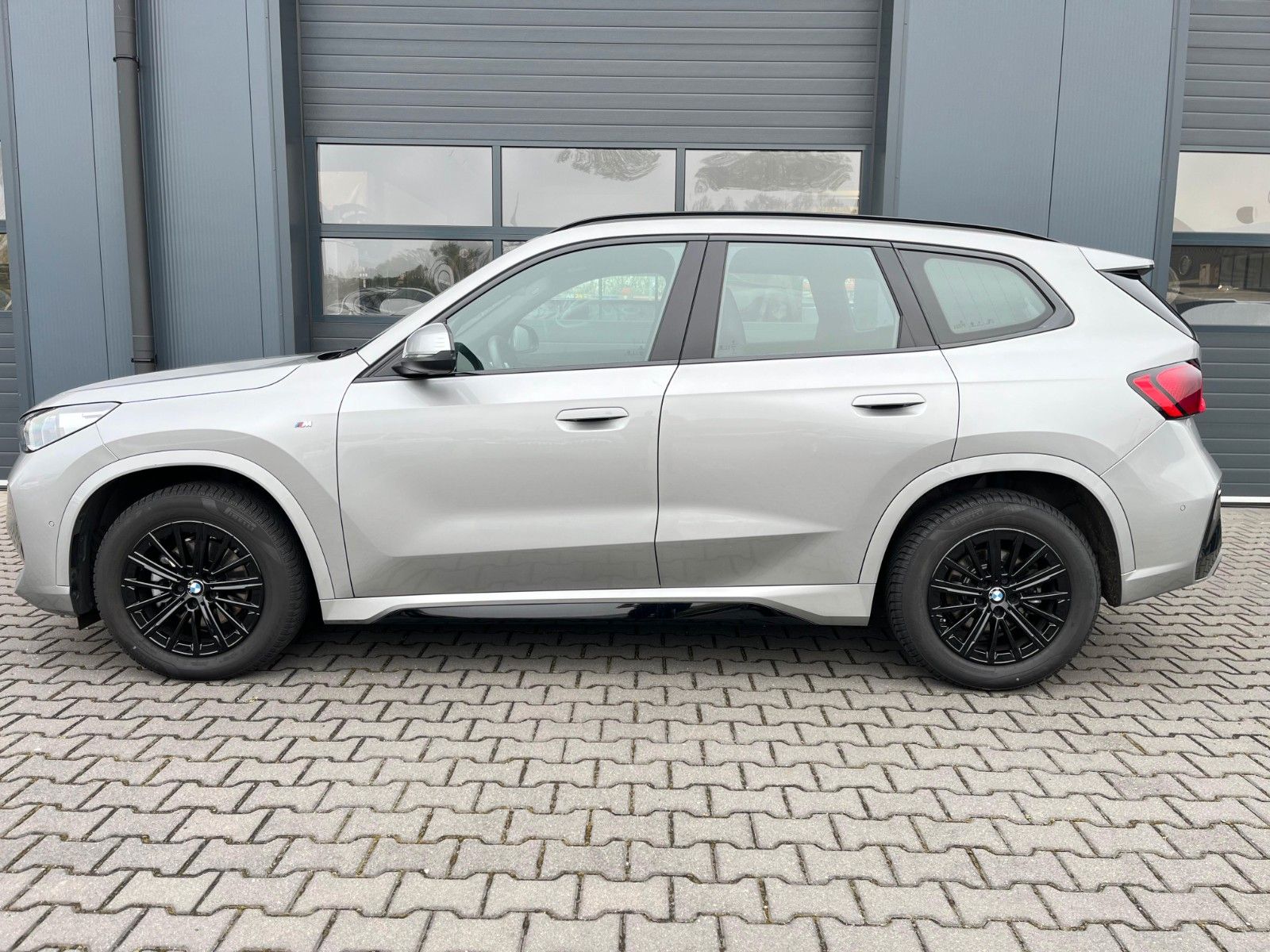 BMW X1 20d sDrive MSport H&K elSITZE MEMORY LED DAB foto 3