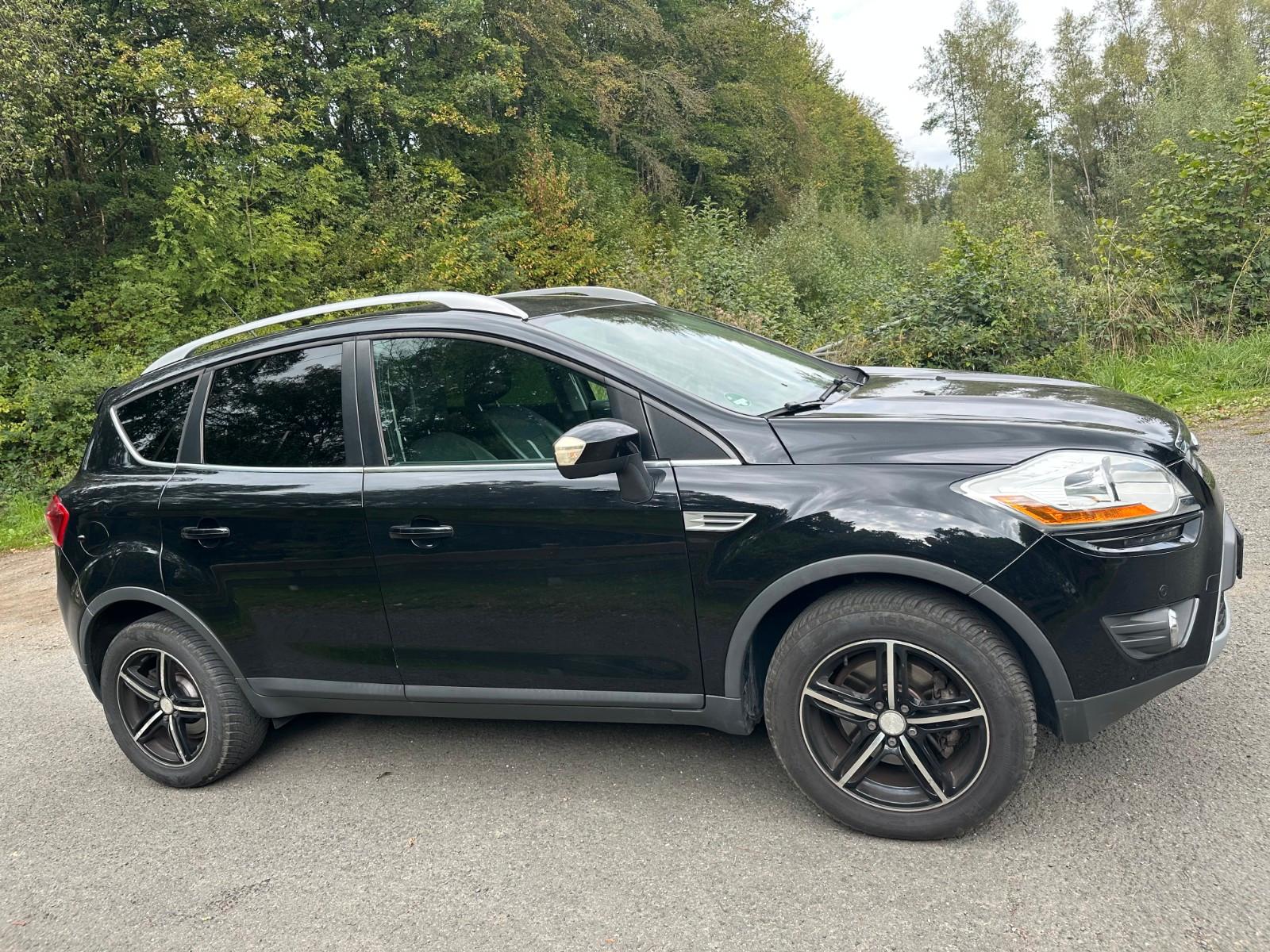 Ford Kuga Titanium 2.0 TDCI,AHK,TÜV 06.28