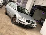 Volkswagen Passat 2,3 V5 *KLIMAAUTOMATIK, AHK* - Volkswagen Passat aus 2001: Kombi