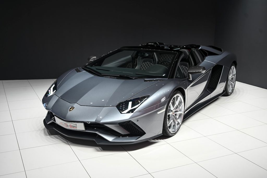 Lamborghini Aventador S Roadster LP740 en DE-82319 Starnberg Alemania