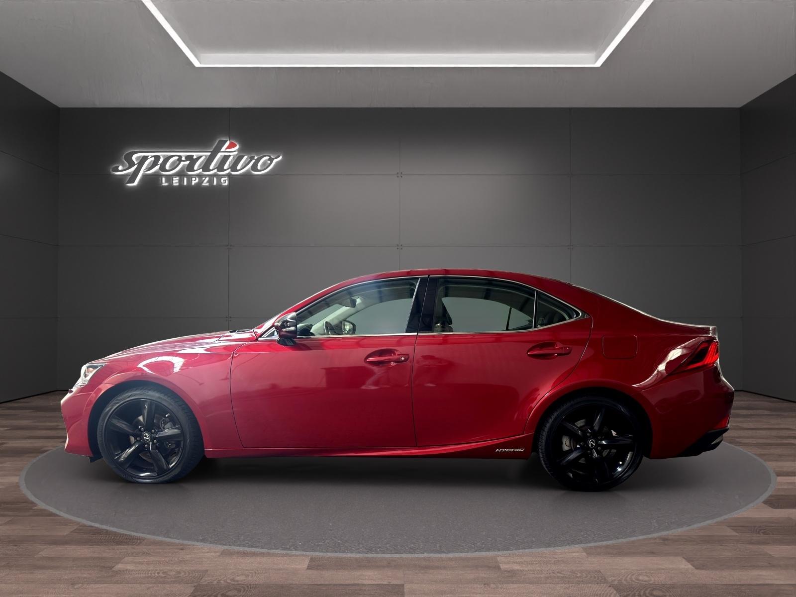 LEXUS IS 300H 2.5 HYBRIDE 181ch - GPS - PHARES LED - SIÈGES CHAUFFANTS - ANGLE MORT