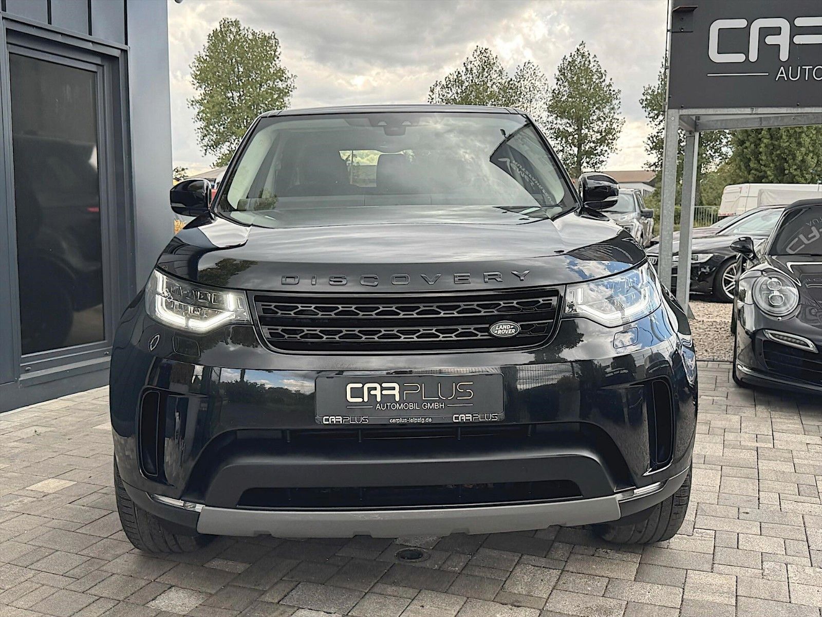 Fahrzeugabbildung Land Rover Discovery 5 2.0 TD SD4 HSE BLACK 4x4 *AHK*LED*