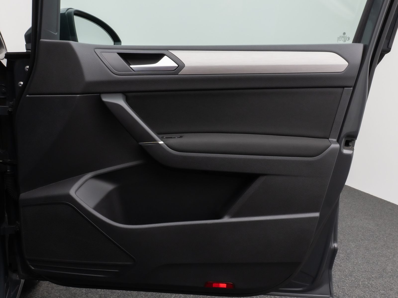 Fahrzeugabbildung Volkswagen Touran 2.0 TDI BMT Navi Stzhz ACC PDC AHK 8fach