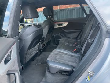 Audi Q8 - 11