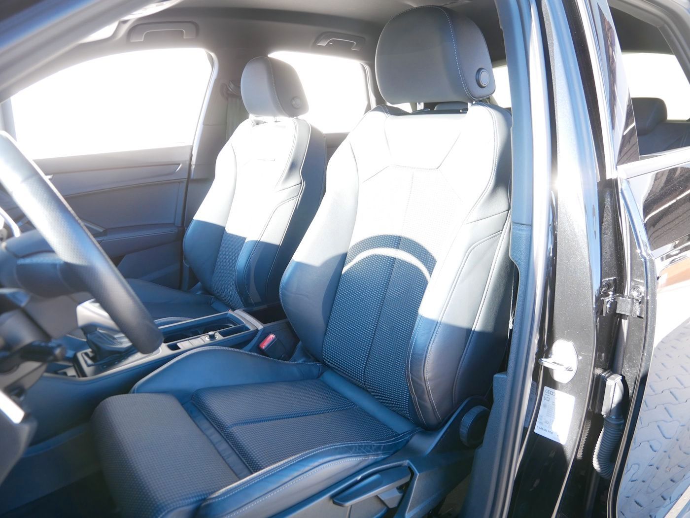 Fahrzeugabbildung Audi Q3 40 2.0 TFSI quattro S-Line NEU56T AHK Kamera