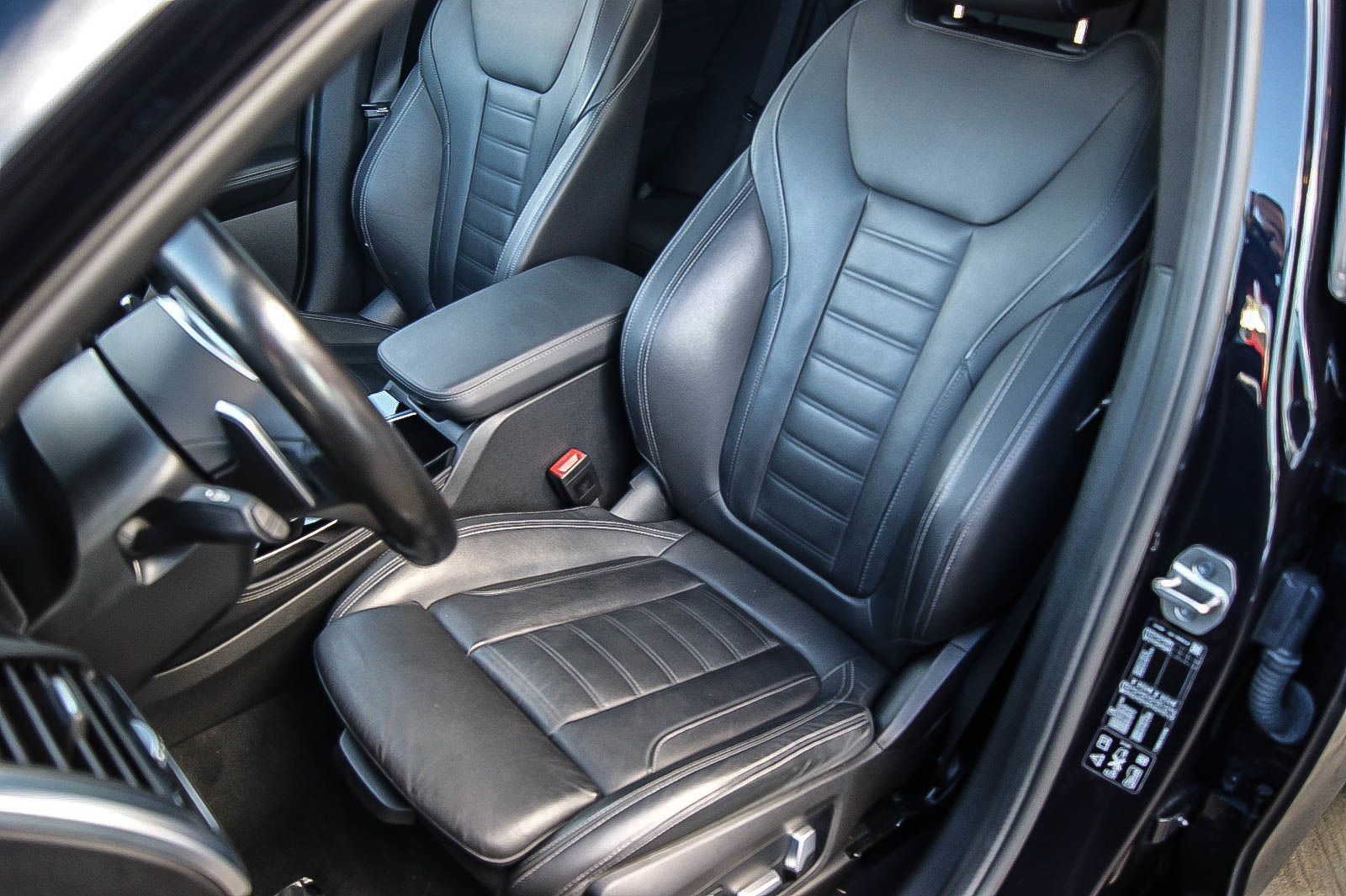 Fahrzeugabbildung BMW X4 xDrive 20 d M Sport X HUD ANHZV STHZG PANO