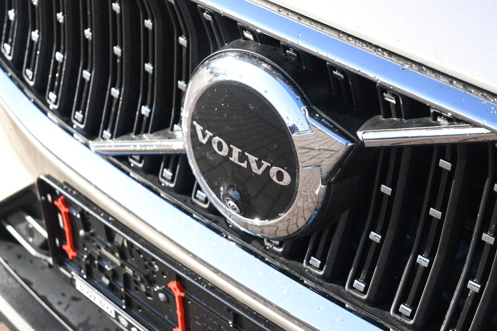 Fahrzeugabbildung Volvo V60 CC B4D AWD Ultimate*LED*PANO*360*H&K*MASSAGE