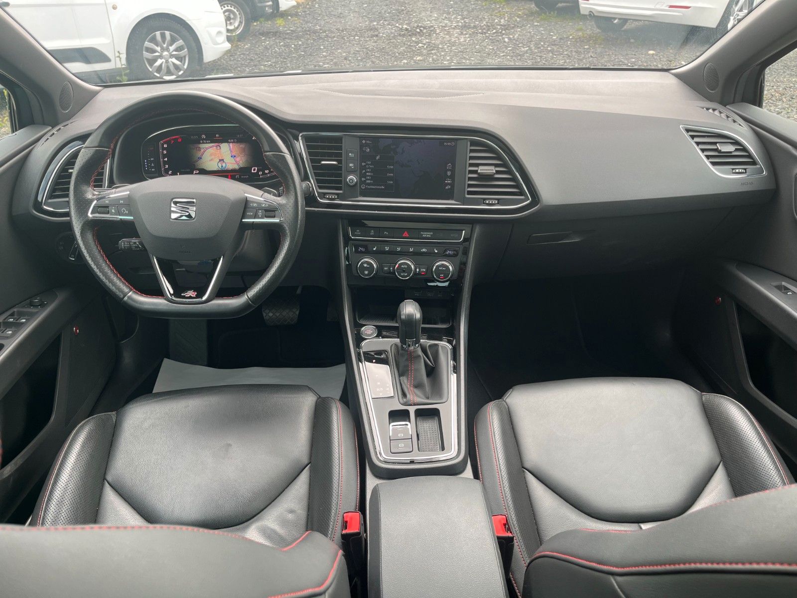 Fahrzeugabbildung SEAT Leon 2.0 ST FR SPORT DSG Navi Leder Pano LED KAM