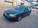 Volkswagen Passat 1.6 Klima - Volkswagen Passat CC: V6