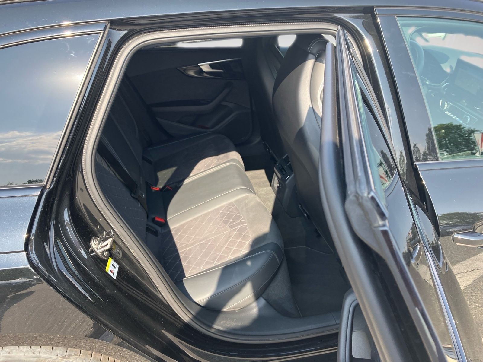 Audi A4 - Bild 10