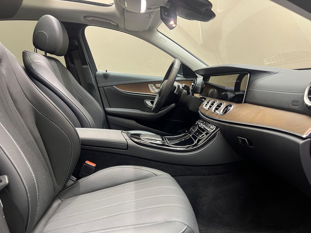 Mercedes-Benz E 300 E300 e 9G *AMG LINE*PANO*BURMESTER*SITZKLIMA*