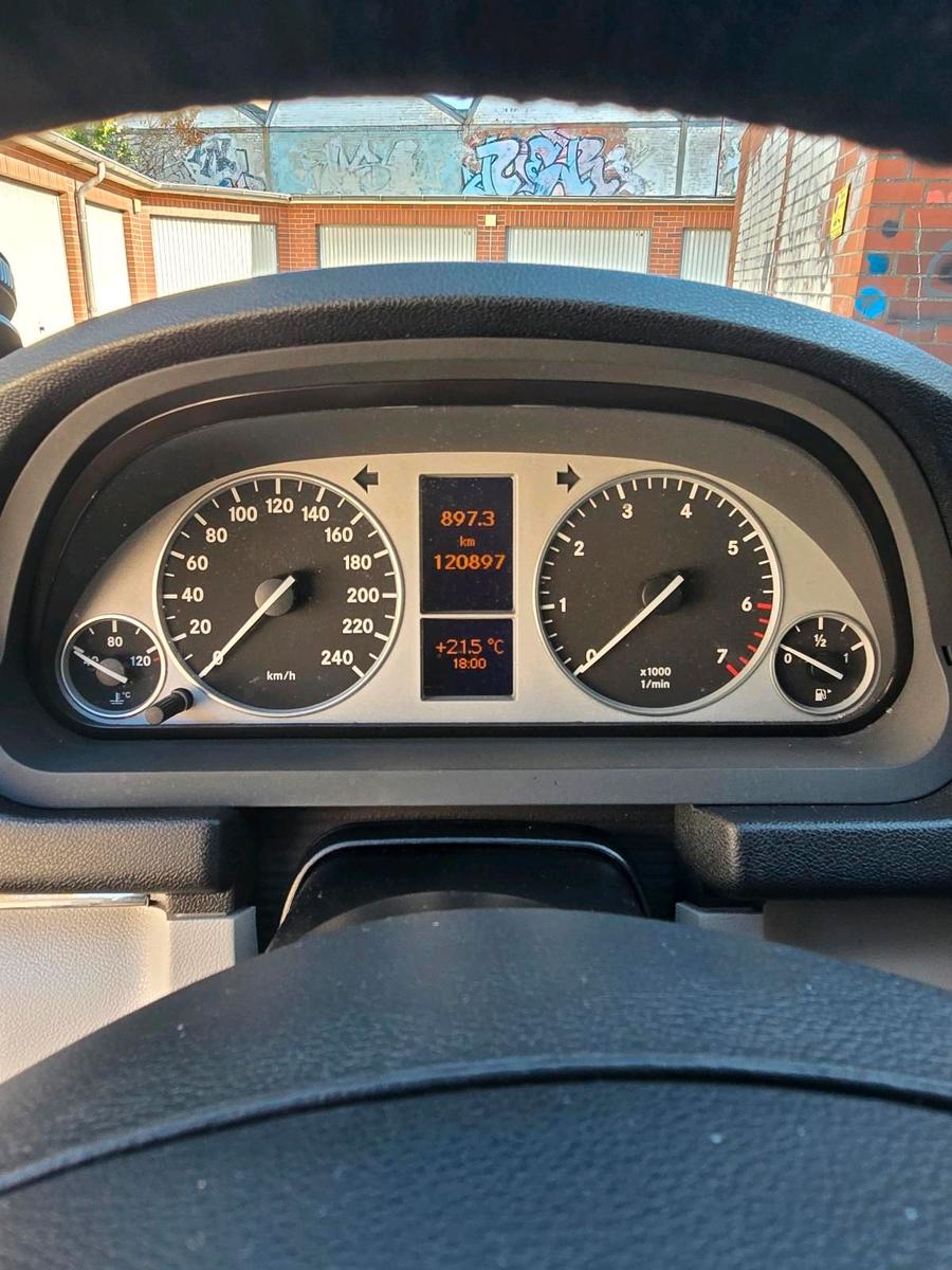 Mercedes-Benz B170 2009 — photo 8