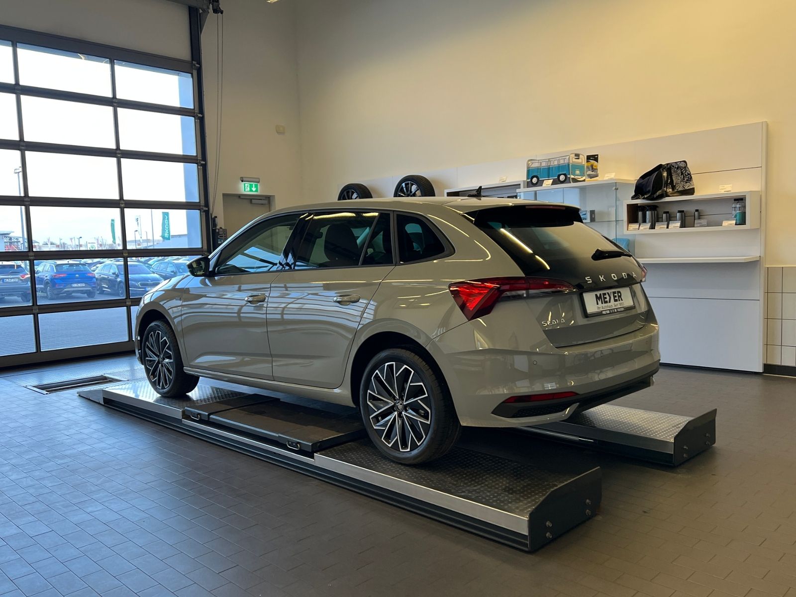 Fahrzeugabbildung SKODA Scala TOUR 1.0 TSI DSG *AHK, Black-Paket, Matrix