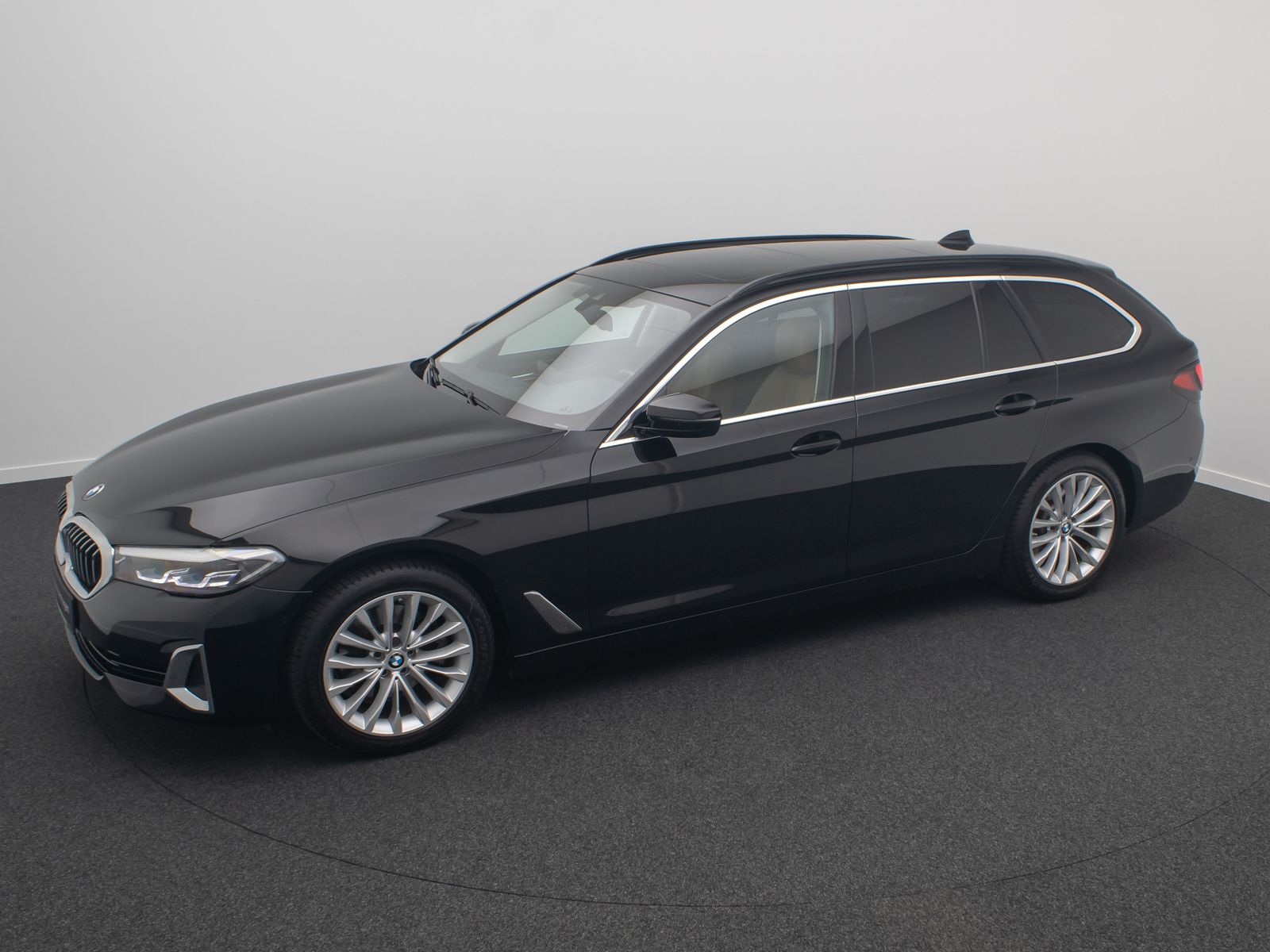 Fahrzeugabbildung BMW 520d Luxury Line DAB Kamera AHK 4xKlima Alarm
