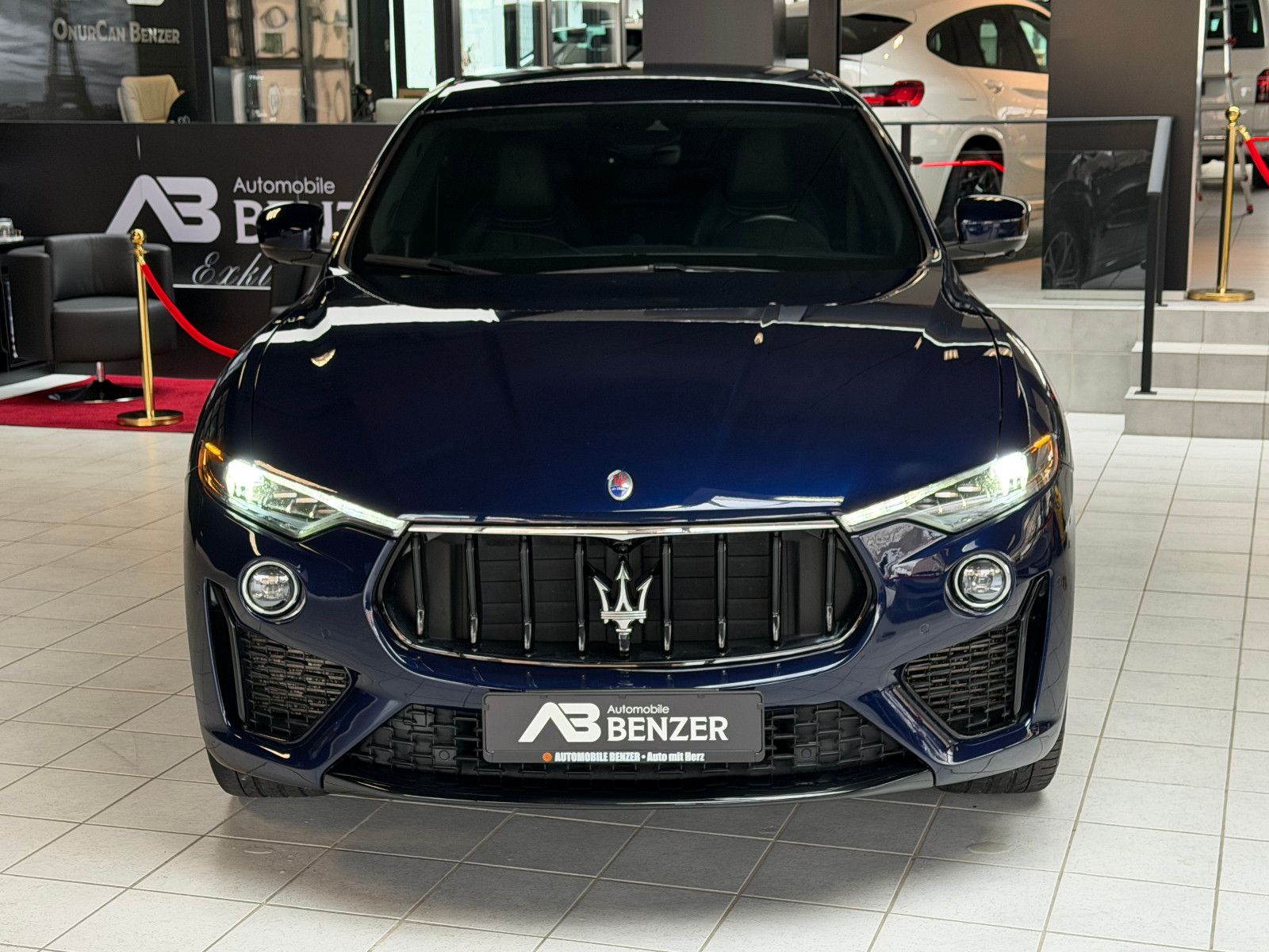 Fahrzeugabbildung Maserati Levante Diesel/GRANSPORT/LED/360°/MEMORY