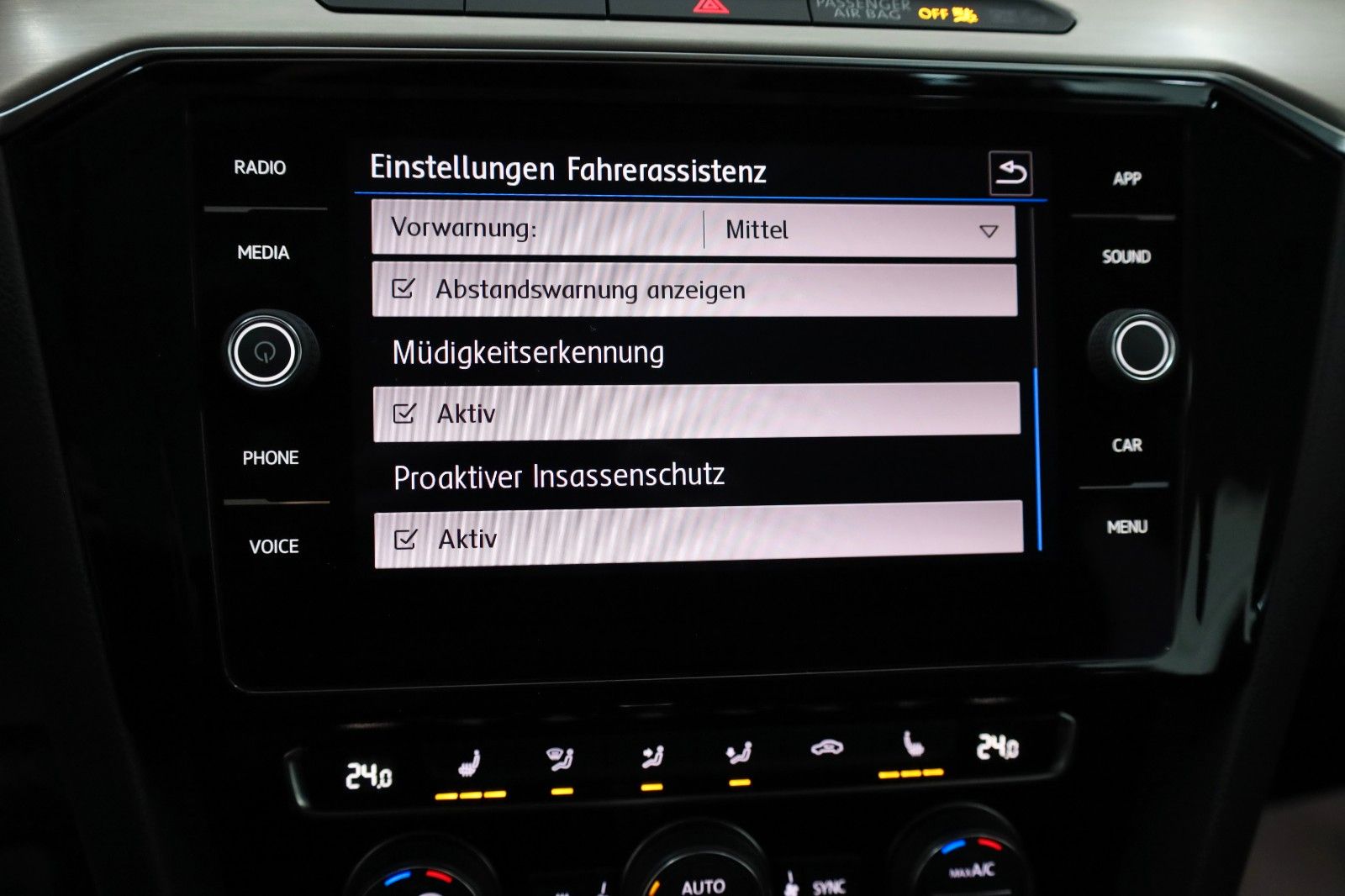 Fahrzeugabbildung Volkswagen Passat Variant Highline 4M,Navi,Kamer,ACC,AHK+WR