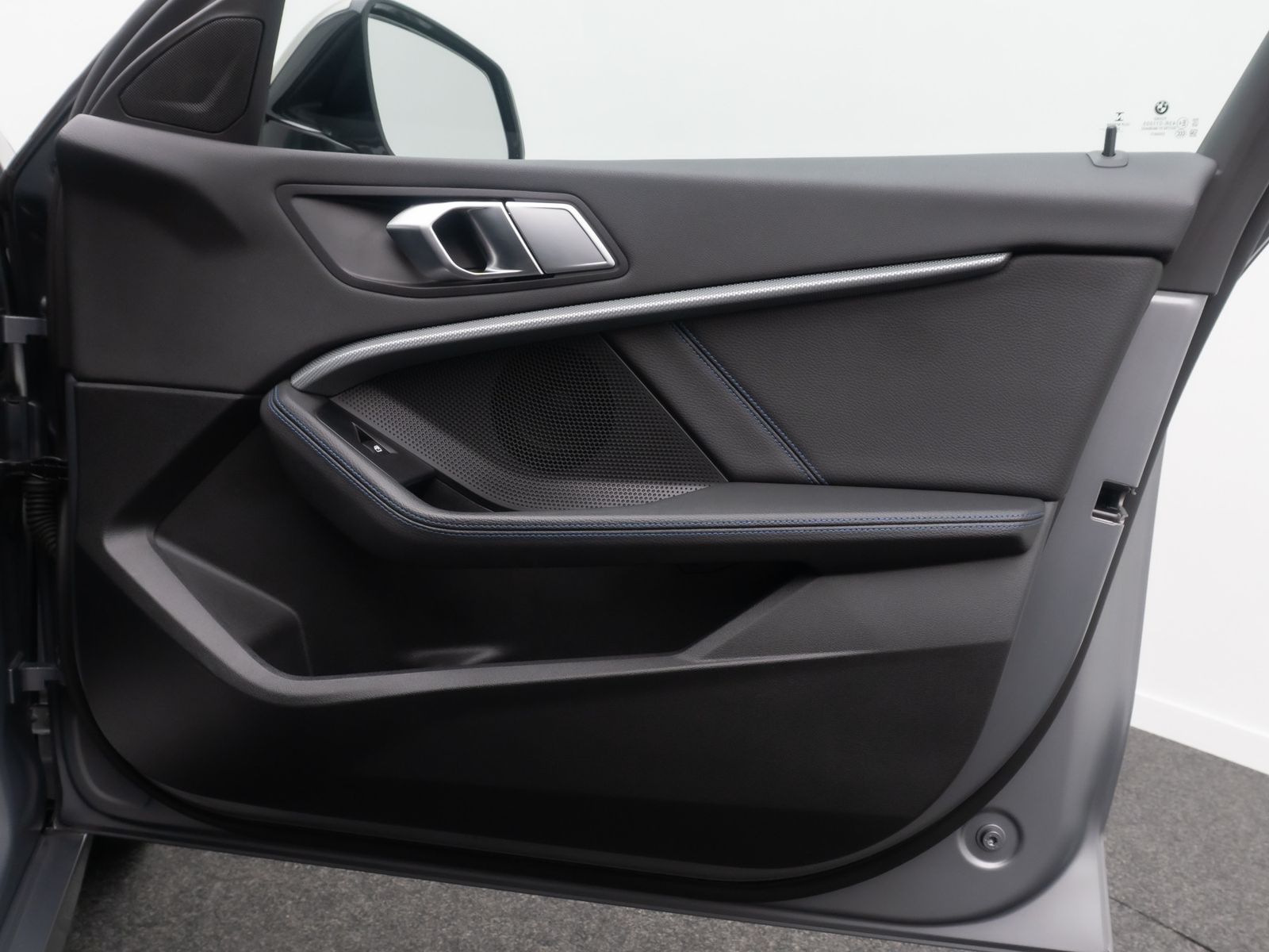 Fahrzeugabbildung BMW M135 xD HUD DAB Kamera HiFi Komfort 18Zoll