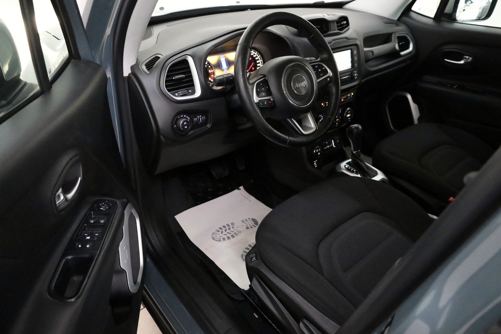 Fahrzeugabbildung Jeep Renegade Limited 4WD Navi,Kamera,SH,PDC,SR+WR