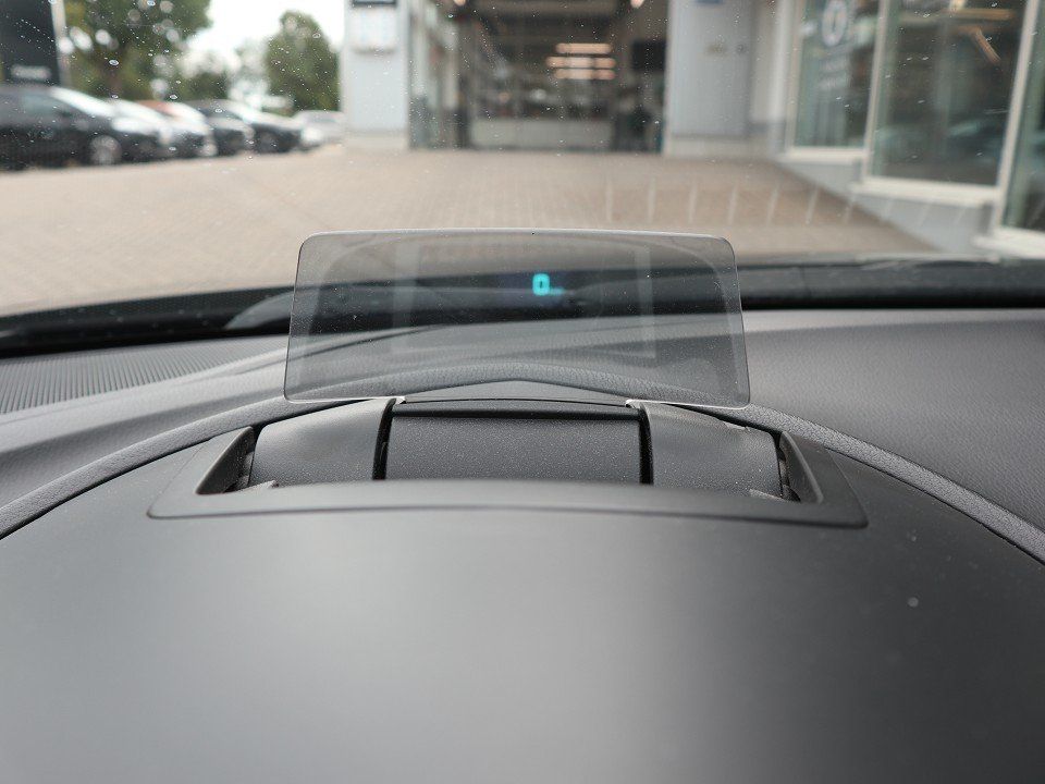 Fahrzeugabbildung Mazda 3 Sports-Line G-120 BI-XENON BOSE HUD EPH RFK SH