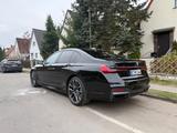 BMW 730d HUD,STANDHZG,LASER,SOFT-CLOSE,GLASDACH - BMW 730 in Berlin