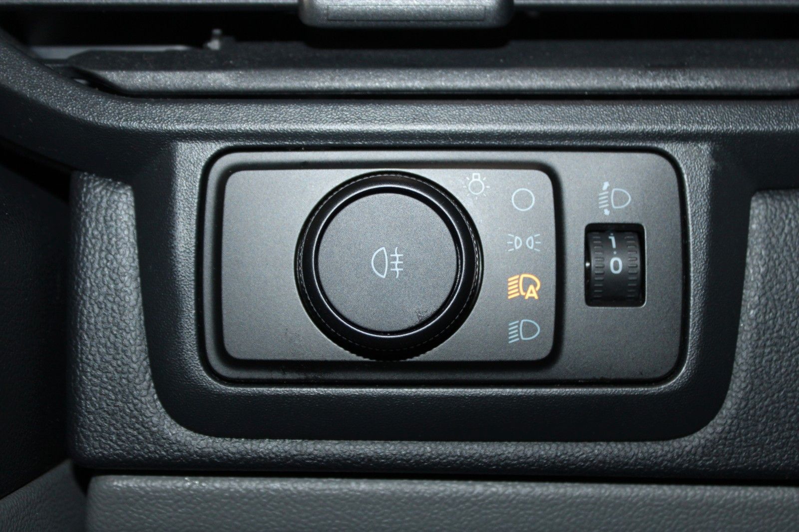 Fahrzeugabbildung Ford Transit Custom L1 TREND LED NAVI CAM ACC SHZ uvm