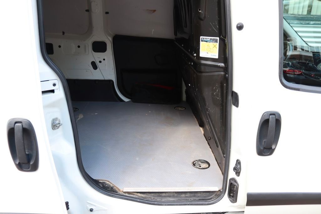 Fahrzeugabbildung Fiat Doblo SX Maxi Kasten AHK ALLWETTER REIFEN EURO 6