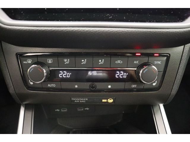 Fahrzeugabbildung SEAT Arona 1.5 FR-Design NAVI AHK KAMERA