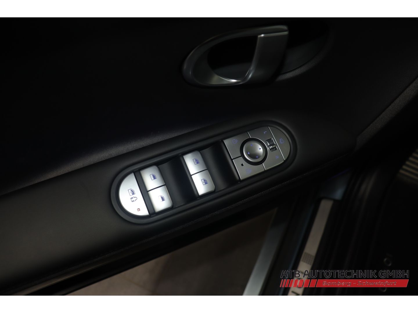 Fahrzeugabbildung Hyundai IONIQ 5 UNIQ 77,4 kWh 97,6% SOH HUD AHK-abnehmba