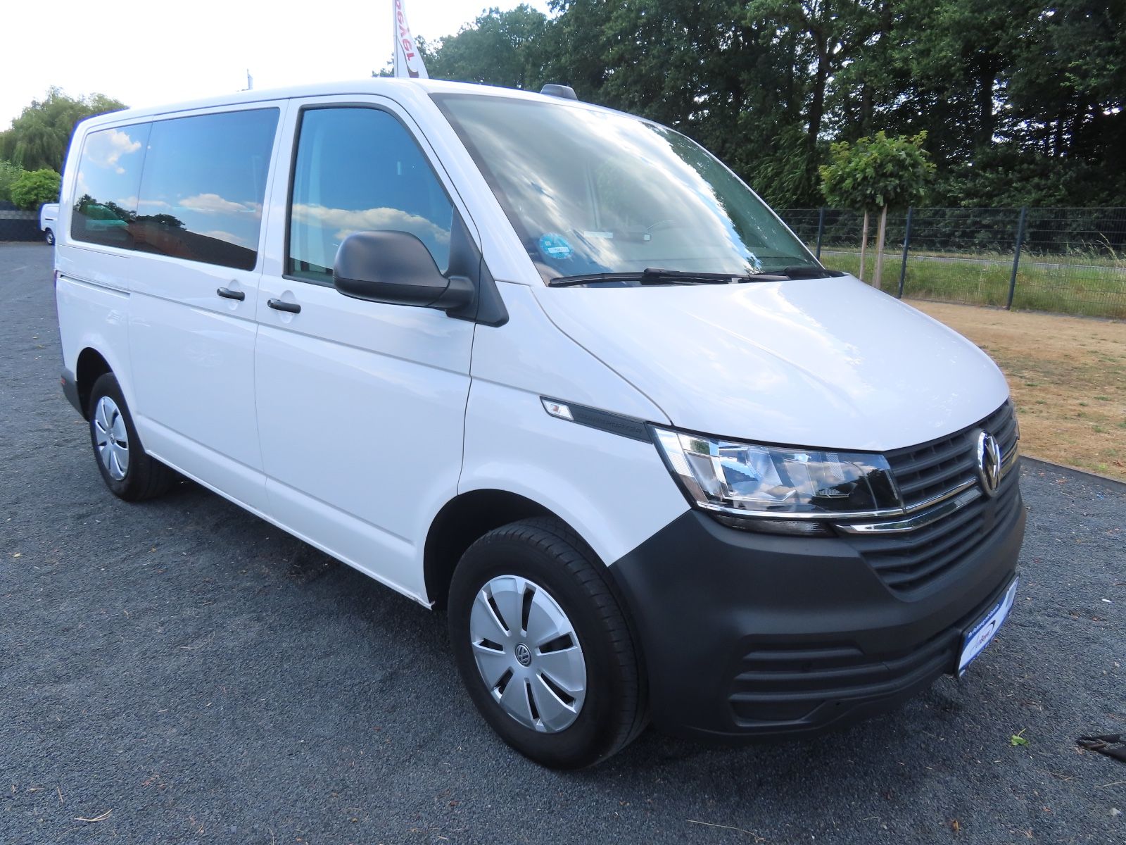 Volkswagen T6.1 Kombi 2,0TDI Navi Standh. Klima Tempo. 1.Hd imagem 3
