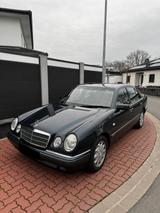 Mercedes-Benz Mercedes  E280  Elegance  Xenon PDC B... - gebrauchte Mercedes-Benz E 280 aus dem Jahr 1997