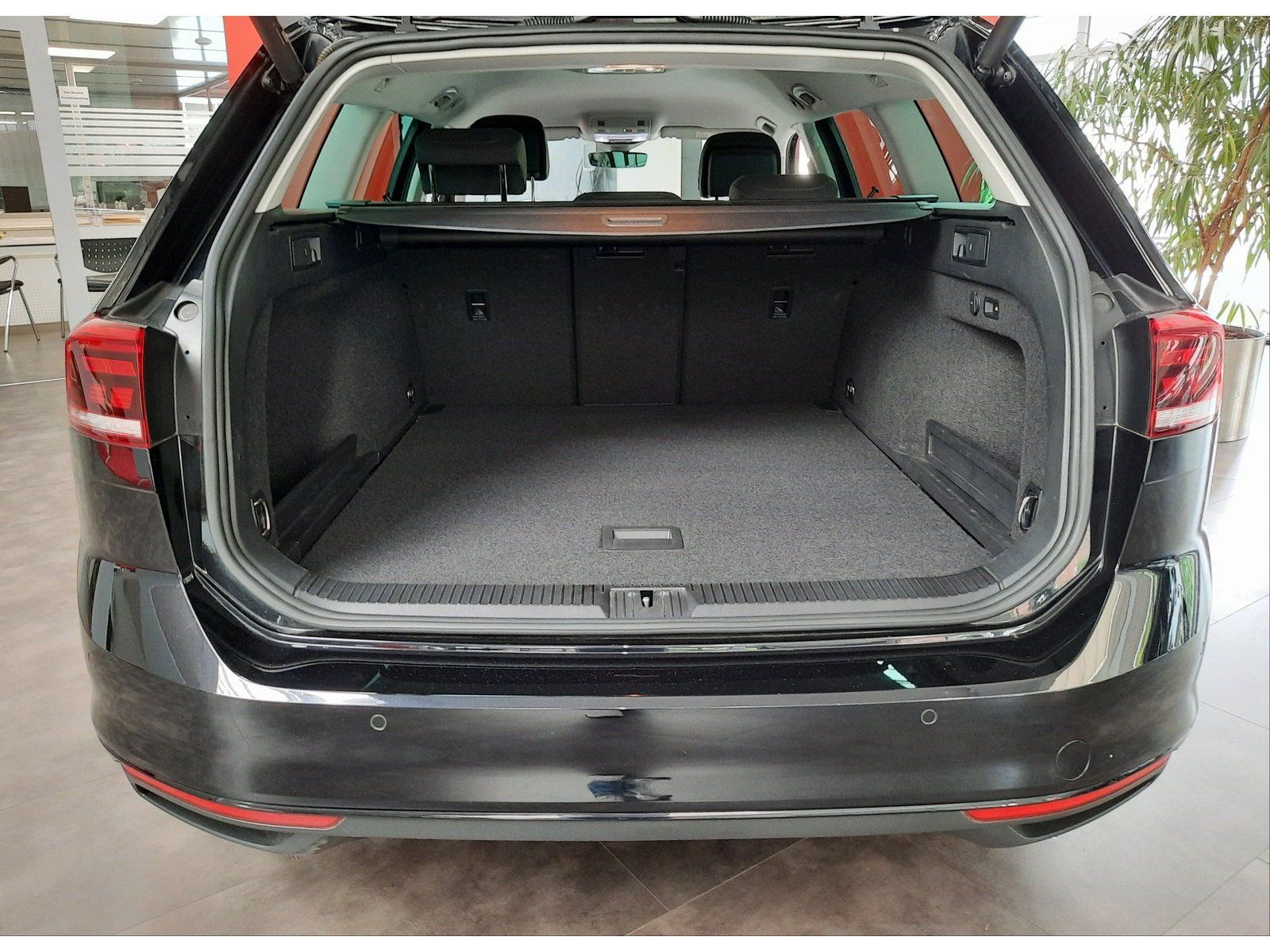 Fahrzeugabbildung Volkswagen Passat Variant Business TSI DSG *AHK*Cam*Navi*