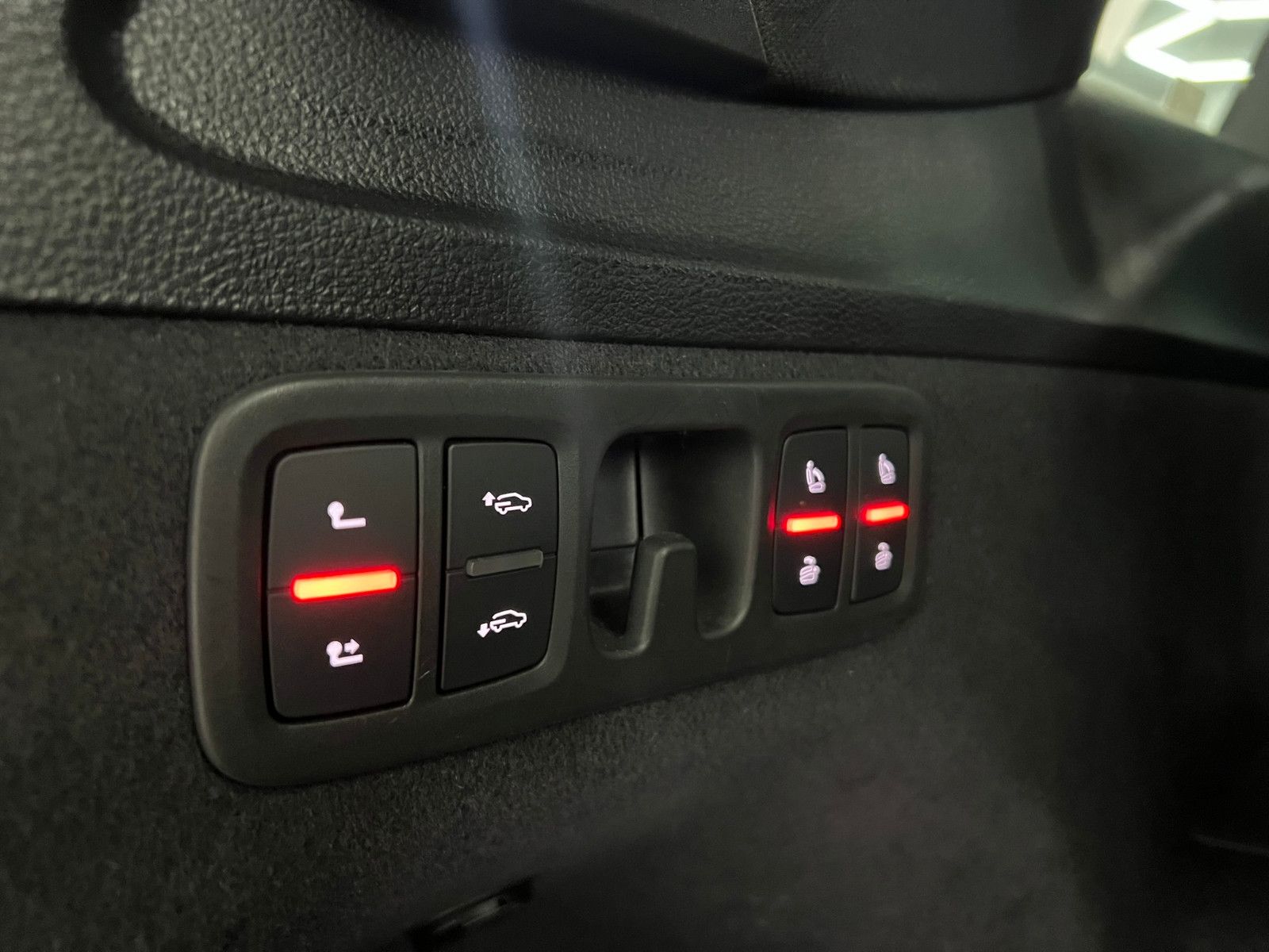 Fahrzeugabbildung Audi Q7 3.0 TDI Quattro/S-LINE/AHK/AMBI+/PANO/7-SITZ