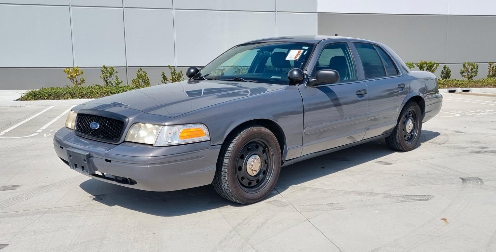 Ford Crown Victoria *Police Interceptor**75T mls*