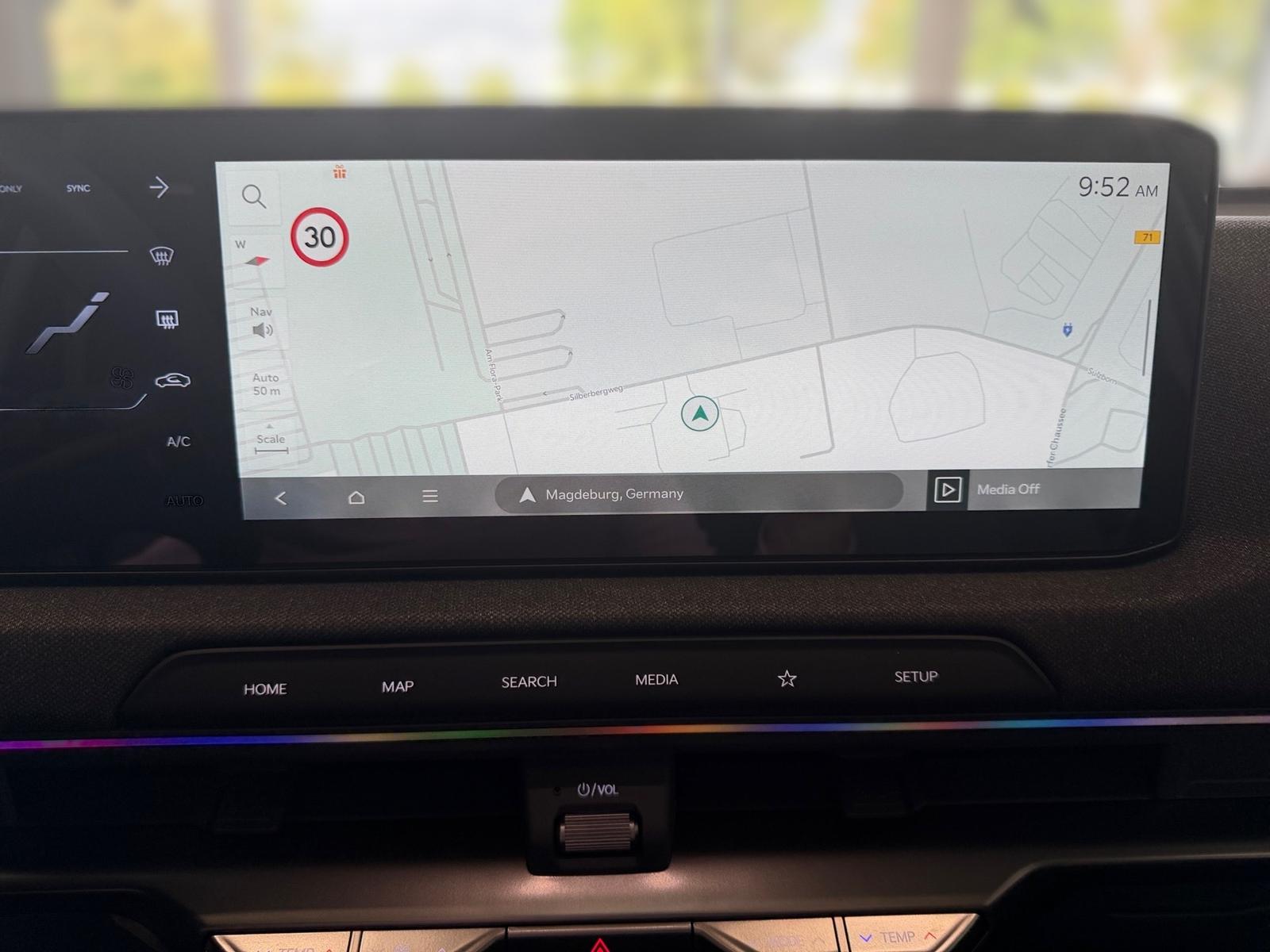 Kia EV2 61 5S BLACK 22AC DWP COM GD STY