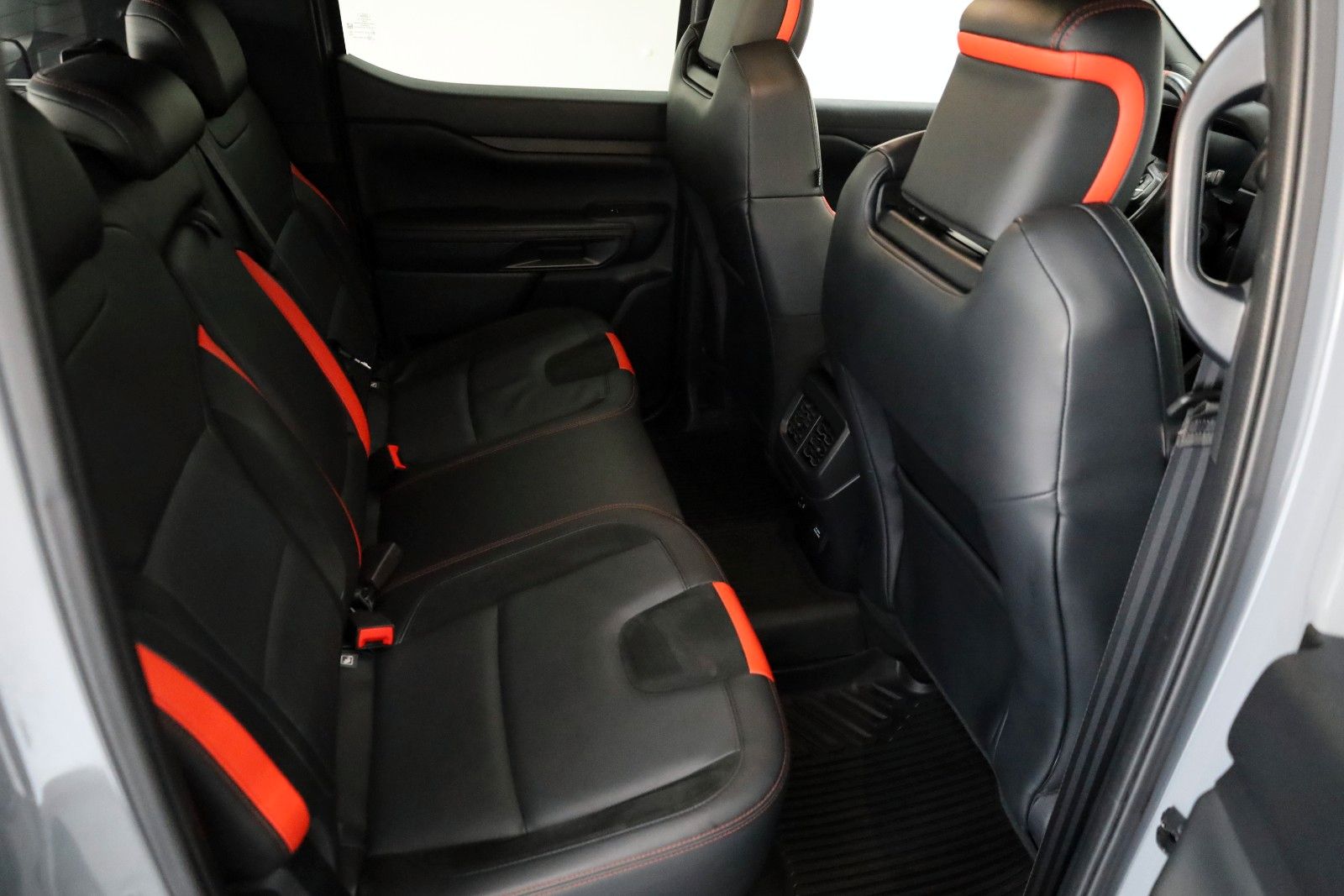 Fahrzeugabbildung Ford Ford Raptor e-4WD ,Techno.73,Rollo, AHK
