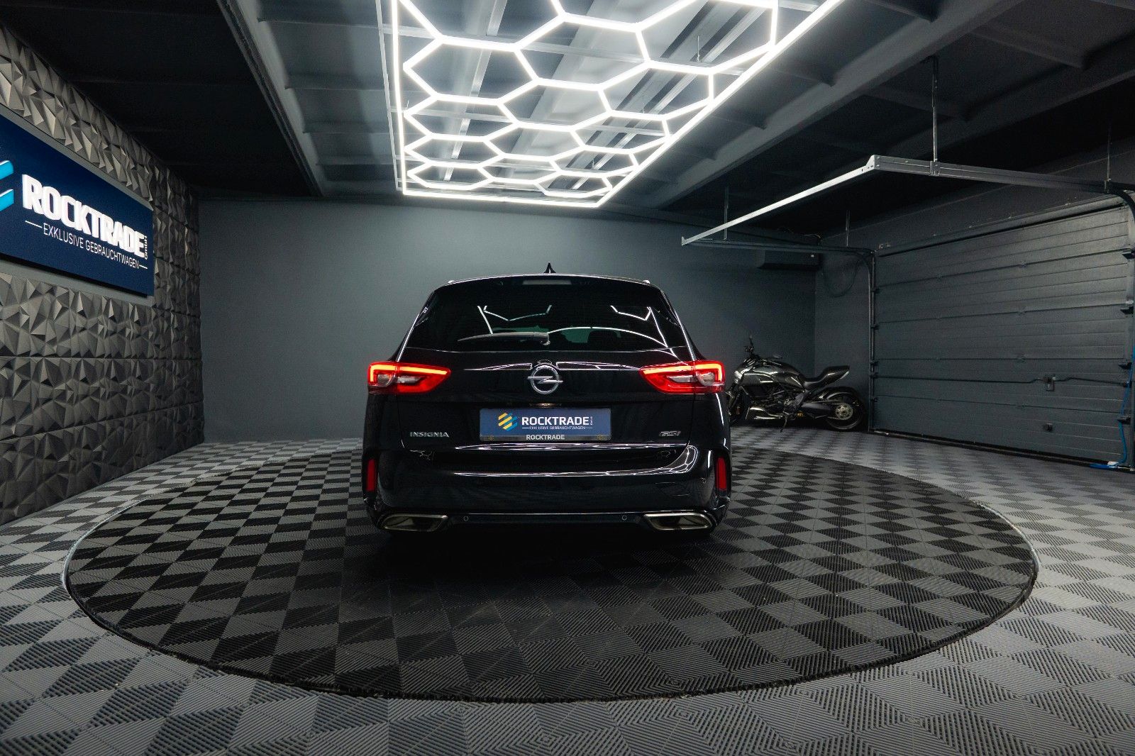 Fahrzeugabbildung Opel Insignia B Sports Tourer GSi 4x4 *ACC*LED*HU*DAB