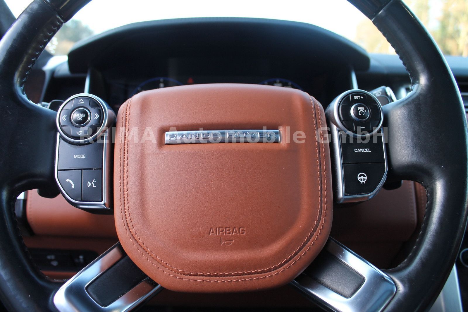 Fahrzeugabbildung Land Rover Range Rover 3,0 TDV6 mit Garantie bis 9.2026