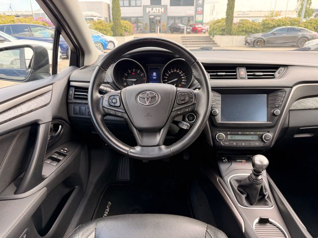 Toyota Avensis Touring Sports Executive