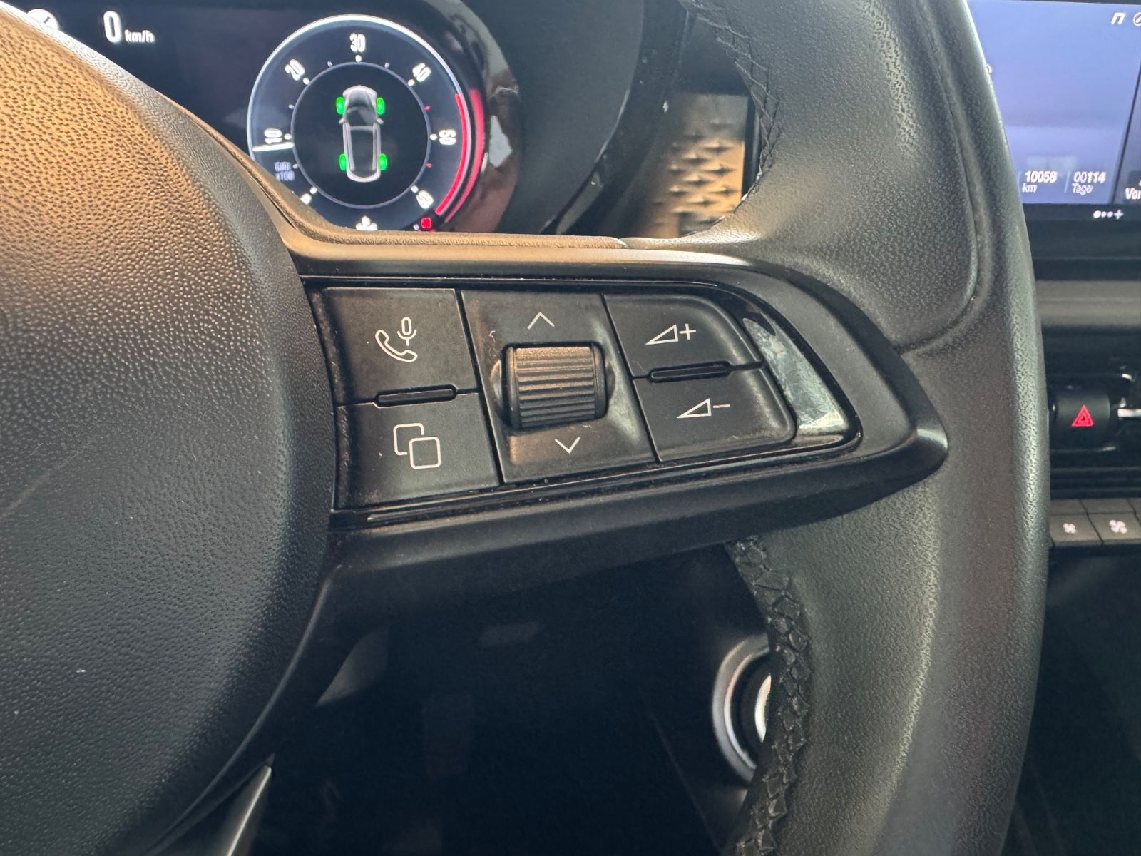 Fahrzeugabbildung Alfa Romeo Tonale Super/LED/PDC/CarPlay/Tempomat/ALU/1Hand