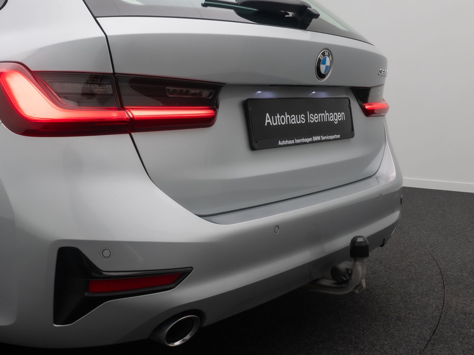 Fahrzeugabbildung BMW 320d Laser HUD DAB HiFi AHK ACC Komfort Sport