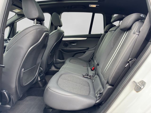 Fahrzeugabbildung BMW 218i Gran Tourer M Sport 7-Sitzer+Pano+HiFi+AHK