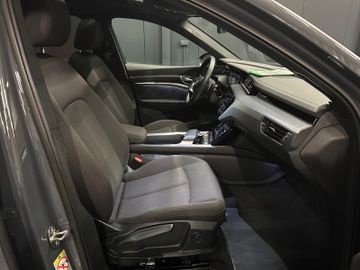 Audi Q8 e-tron - 11