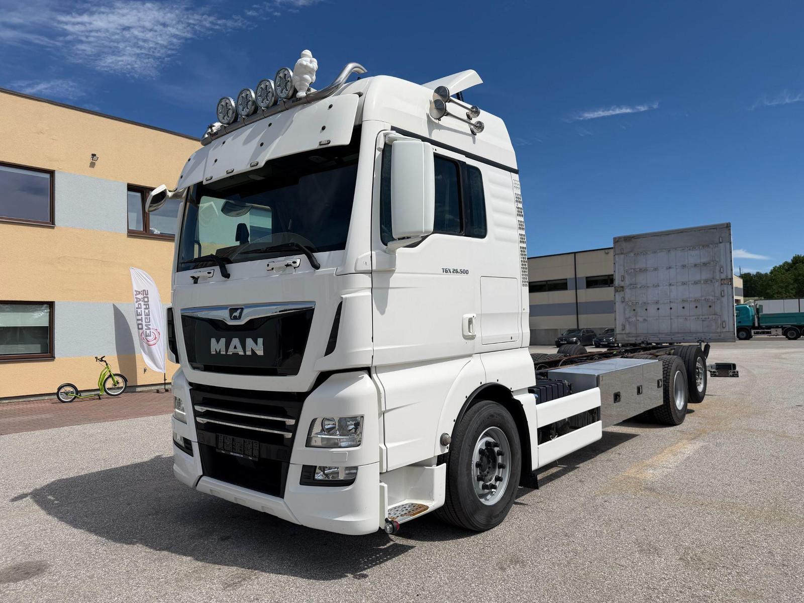 MAN TGX 26.500 6X2 + EURO6 + RETARDER